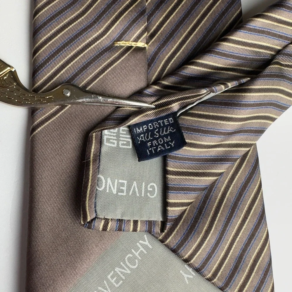 Givenchy gentlemen paris